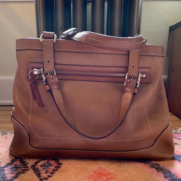 Vintage Coach Leather Hampton Tote - Picture 2 of 5